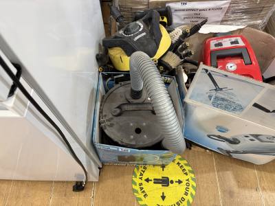 ASH VACUUM + BOX LOT
