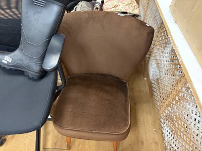 BEDROOM CHAIR