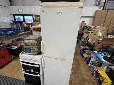 SERVIS FRIDGE FREEZER