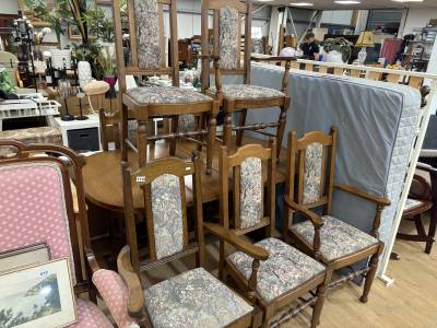 OLD CHARM TABLE + 2 X CHAIRS