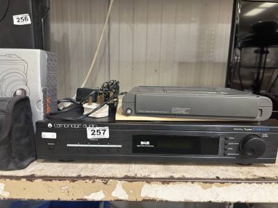 CAMBRIDGE AUDIO TUNER + RADIO 