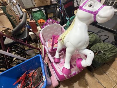 UNICORN CHILDREN'S RIDE ON TOY(NO CHARGER)