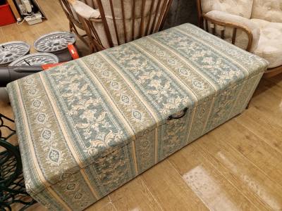 LARGE BLANKET BOX