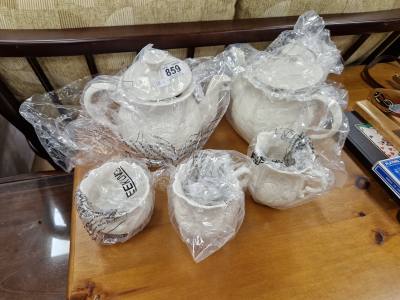 BELLEEK TEA SET