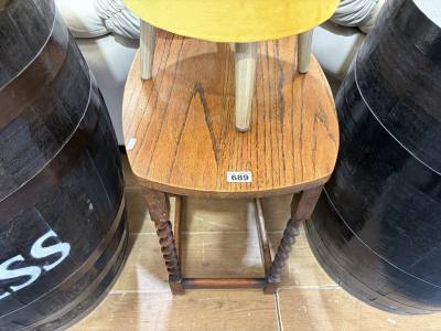 BARLEY TWIST TABLE