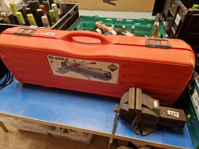 TILE CUTTER