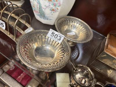 PAIR OF SILVER DISHES (106.8 GRAMS)