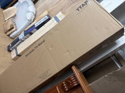 SORRENTO TV STAND (BOXED)