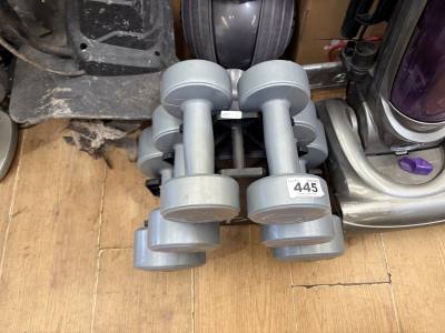 SET OF DUMBBELLS