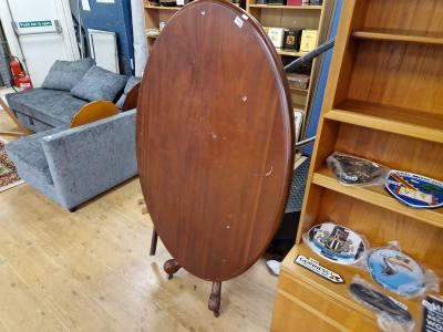 TILT TOP OVAL BREAKFAST TABLE