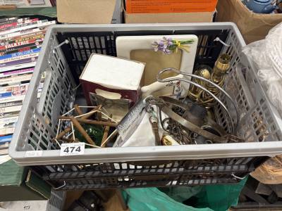 BOX OF VINTAGE ITEMS ETC