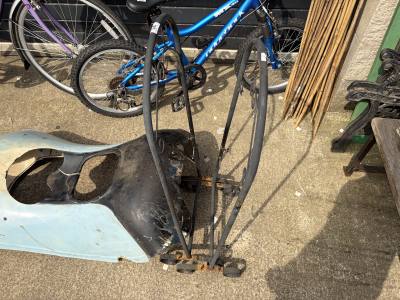 2 X PLANT STANDS