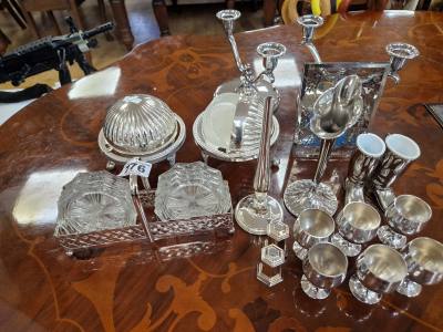 TABLE LOT OF SILVER PLATE