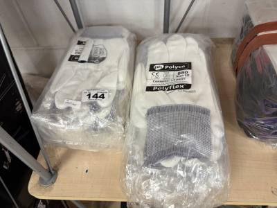 2 X BUNDLES OF GLOVES