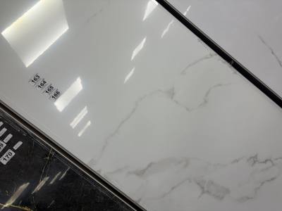 4 X COMPOSITE WALL PANELS G/WHITE
