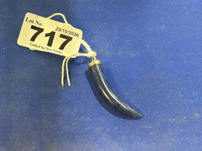 9CT TOOTH PENDANT