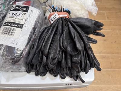 BUNDLE OF GLOVES
