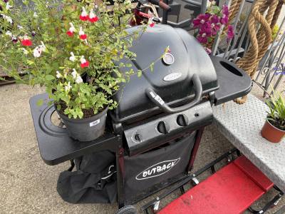 OUTBACK BBQ + COVER