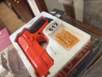 2 X BB GUNS