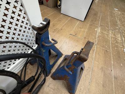 2 X AXLE STANDS