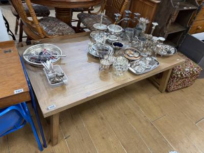 COFFEE TABLE