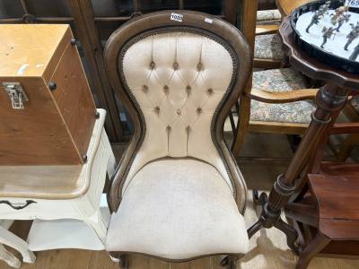 VINTAGE SPOON BACK CHAIR