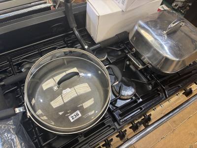 PRESSURE COOKER + POT