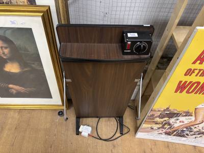 TROUSER PRESS