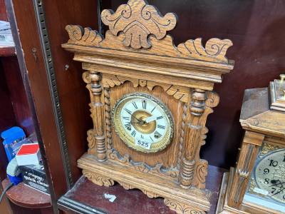 MANTLE CLOCK