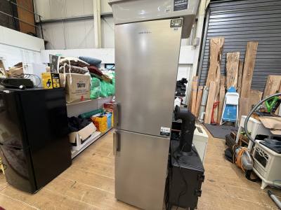 GRUNDIG FRIDGE / FREEZER