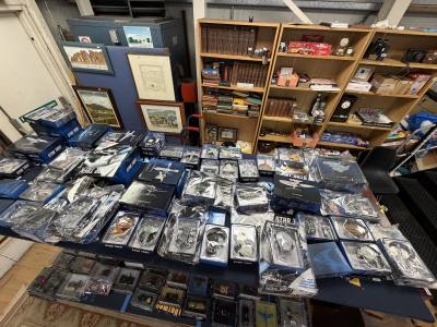 LARGE COLLECTION OF NEW STAR TREK MODELS
