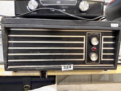 RECORD PLAYER/RADIO