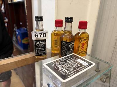 COLLECTABLE MINIATURES + CARDS 