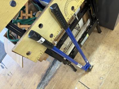 PAIR OF BOLT CUTTERS