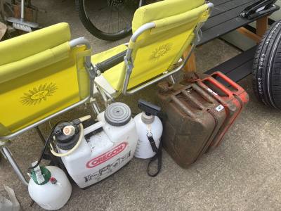2 X JERRY CANS + 3 WEED SPRAYERS