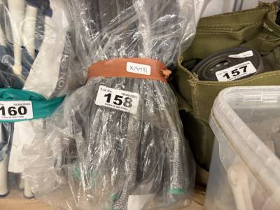 BUNDLE OF GLOVES