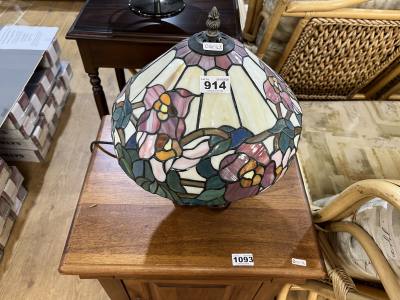 TIFFANY STYLE LAMP