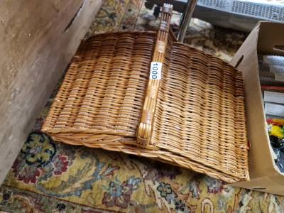 PICNIC HAMPER