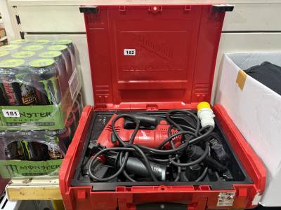 ELECTRIC MILWAUKEE DRILL