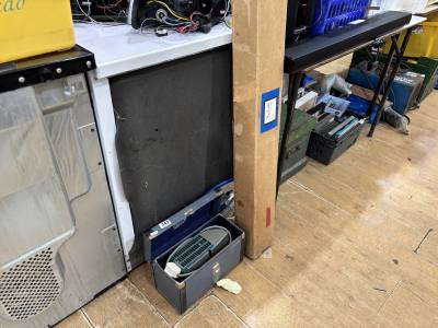HILYTE PROJECTOR + SCREEN