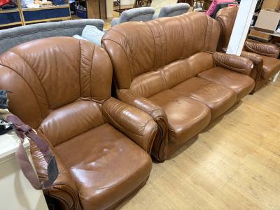 LEATHER COUCH
