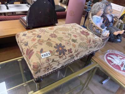 FOOTSTOOL