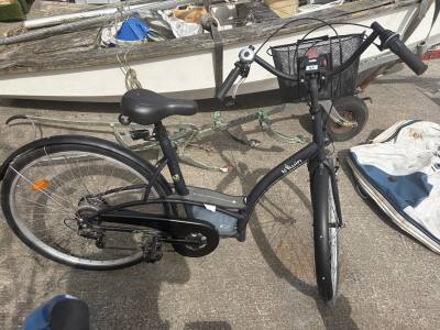 B-TWIN BIKE