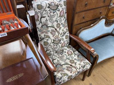 ARM CHAIR