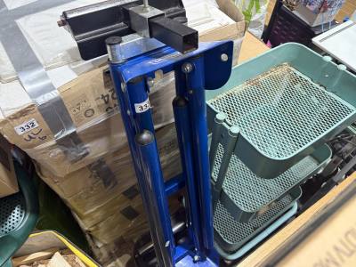 TABLE SAW SUPPORT BENCH