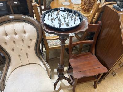 MAHOGANY LEATHER TOP LAMP TABLE