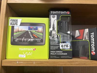 TOM TOM, CHARGER + CASE