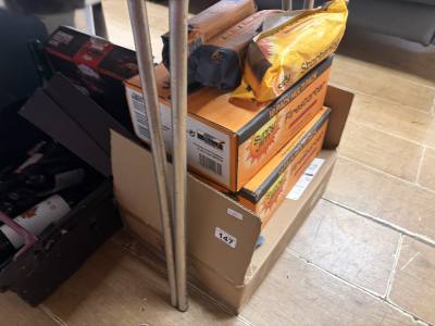 BOX OF FIRELIGHTERS + GARLAND