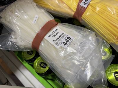 LOT OF CABLE TIES