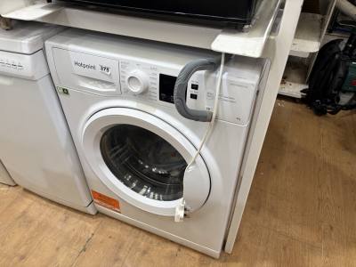 HOTPOINT 9KG WASHING MACHINE